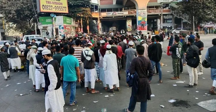 শাহবাগে বাড়ছে ছাত্র-জনতার উপস্থিতি