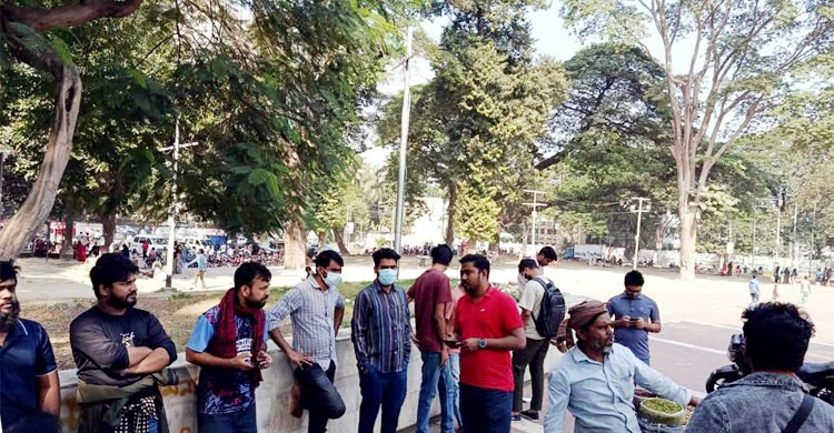 লিখিত পরীক্ষা কাল, পেছানোর দাবিতে আজও যমুনা অভিমুখে প্রার্থীরা