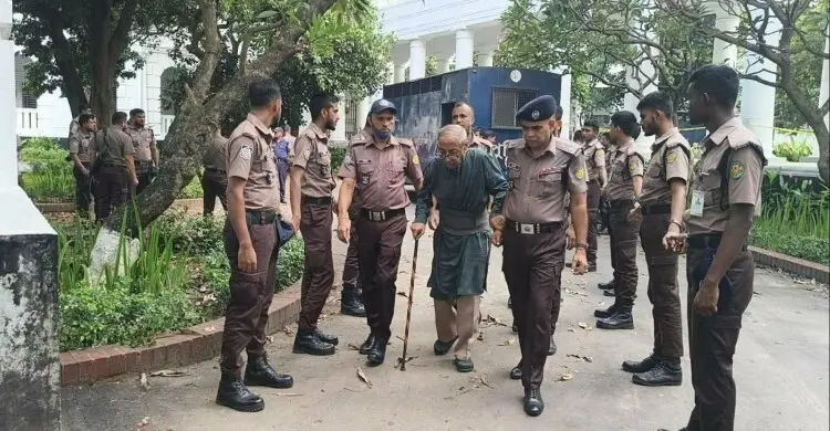 হুইলচেয়ার ব্যবহারের অনুমতি পেলেন শাহরিয়ার কবির