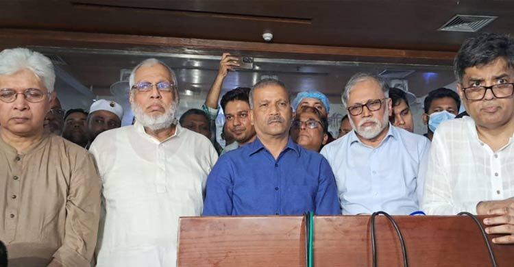 আহতদের প্রয়োজনে দেশের বাইরে পাঠানো হবে: আইন উপদেষ্টা