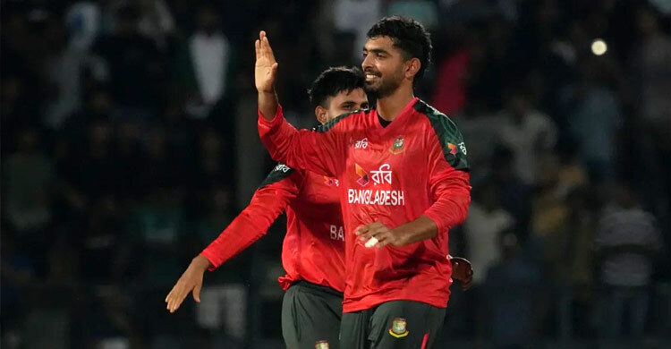 সাইফের উপস্থিতিতেই বদলে গেল দলগত খেলার ধরন, ছড়ালো দ্যুতি