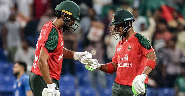 পাওয়ার প্লেতে ৫৯ রান তুলে বিদায় নিলেন সাইফ হাসান