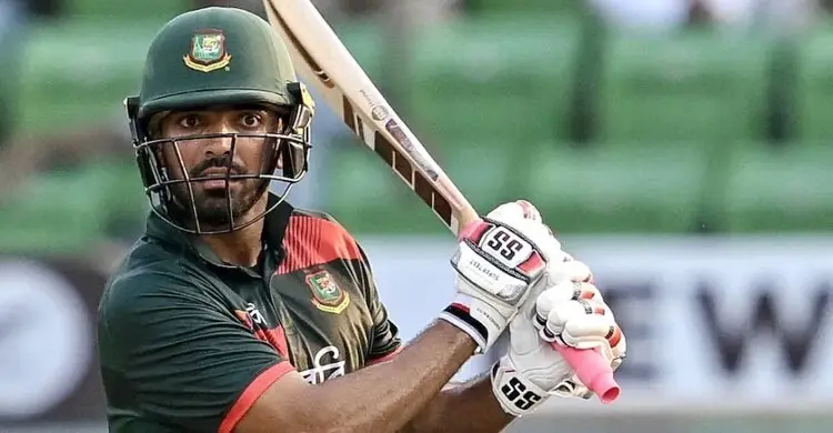 পারভেজ ইমনের ফিফটি, জুটি গড়ে ফিরলেন সাইফ