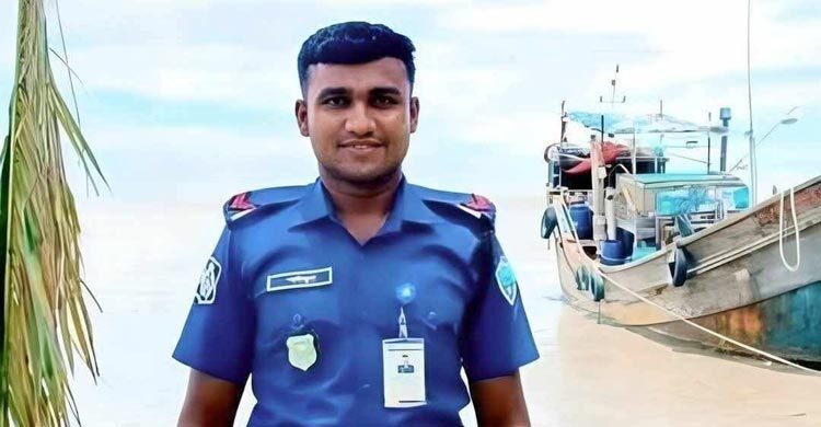 নদী তীরে ভেসে এলো পুলিশ সদস্যের মরদেহ