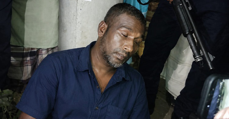 নাটোরে শিশু ধর্ষণ: অভিযুক্তকে গণপিটুনি দিয়ে পুলিশে সোপর্দ