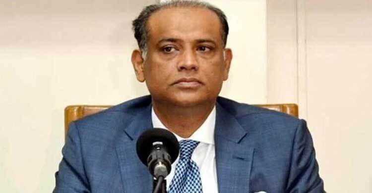 সাবেক ভূমিমন্ত্রীর চেক দিয়ে কোটি টাকা উত্তোলন, কর্মকর্তা গ্রেফতার