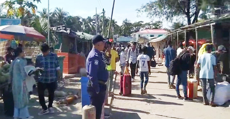 ফের পর্যটকে মুখর সেন্টমার্টিন