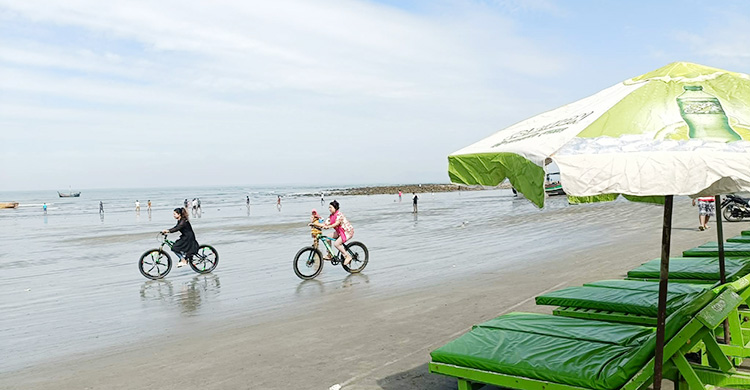 ফের পর্যটকে মুখর সেন্টমার্টিন