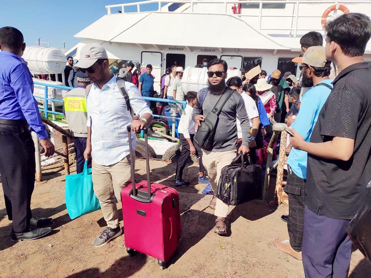 নির্বাচন সামনে রেখে আশা-নিরাশায় দুলছে পর্যটন খাত