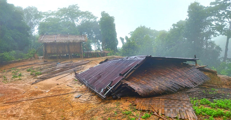 ভারী বর্ষণ-বাতাসে সাজেকে ভেঙে গেছে পাঁচ বসতঘর