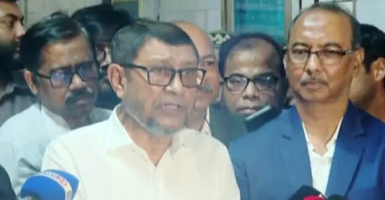 ডেঙ্গু রোগীর চাপ সামাল দিতে প্রয়োজনে ভ্রাম্যমাণ হাসপাতাল চালু করা হবে