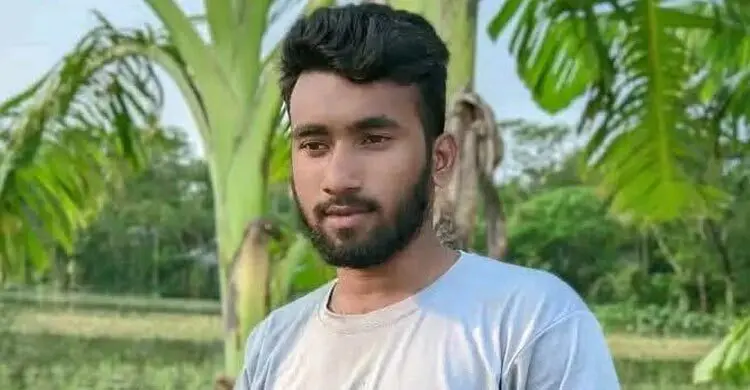 আড্ডা দিচ্ছিলেন দুই বন্ধু, বজ্রপাতে একজন নিহত অন্যজন হাসপাতালে