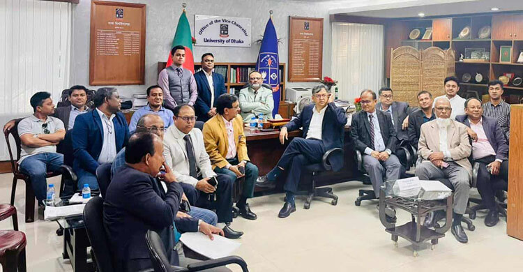 রায় ঘোষণা একসঙ্গে বসে দেখলেন ঢাবি ভিসি ও বিএনপি নেতা সালাহউদ্দিন