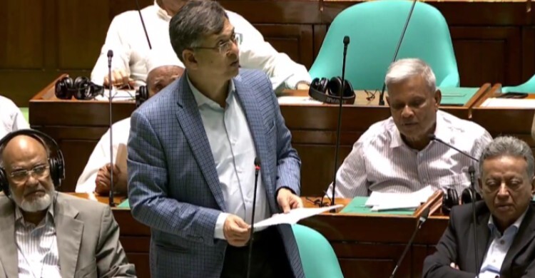 সব জায়গায় দুর্নীতি, ঘুরেফিরে দোষ হয় রাজনীতিবিদের: স্বরাষ্ট্রমন্ত্রী