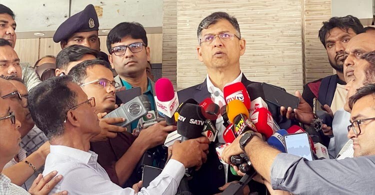 পুলিশের পোশাক পরিবর্তনের বিষয়ে যা জানালেন স্বরাষ্ট্রমন্ত্রী