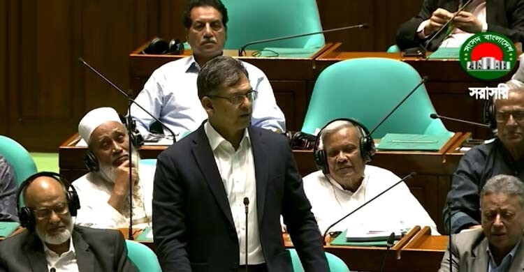 ফেসবুক থেকে ক্ষতিকর কনটেন্ট দ্রুত সরাতে বাধ্য করতে