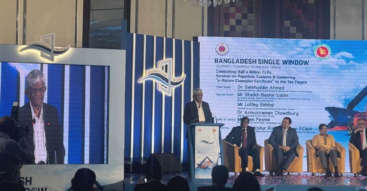 ‘ধমক দিয়ে’ কর আদায় করা যাবে না: অর্থ উপদেষ্টা