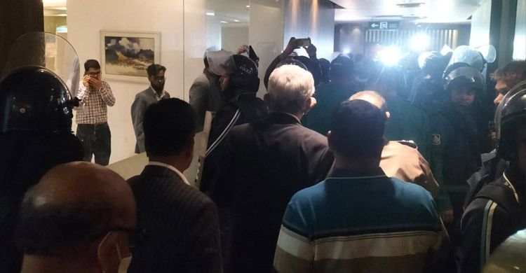 Salehuddin leaves Secretariat after 6-hour confinement
