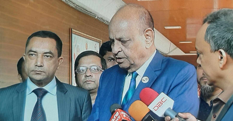 Health Minister orders closure of unlicensed hospitals, clinics