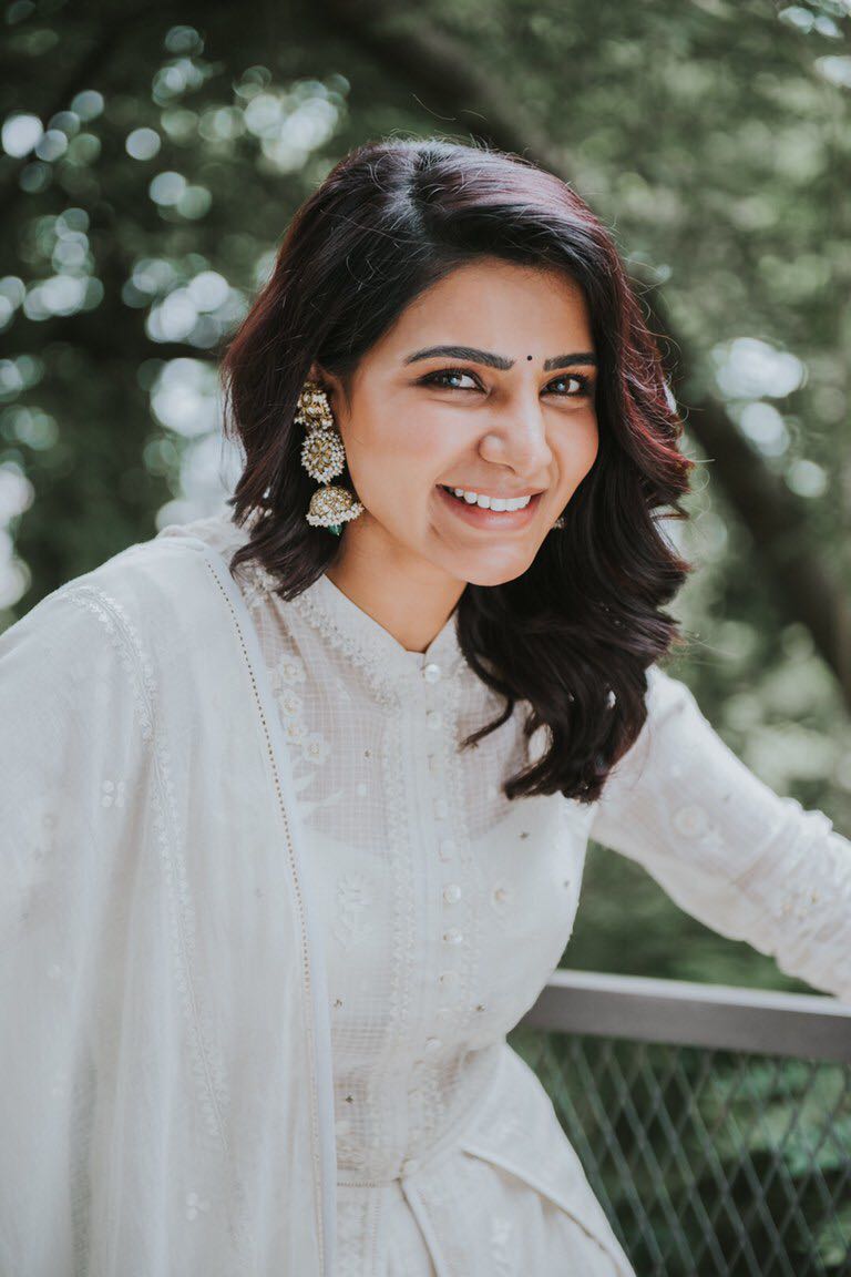 প্রিয়াঙ্কার মতো আকর্ষণীয় ঠোঁট চাই? জানুন কৌশল