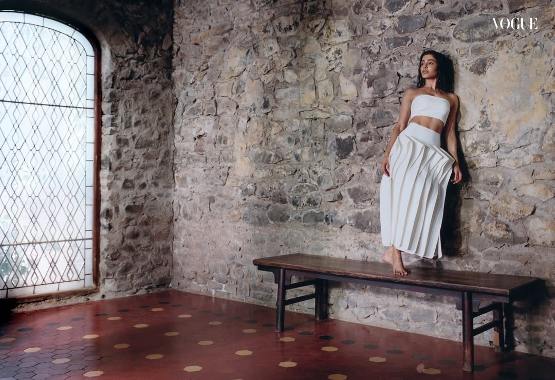 ভাঙন পেরিয়ে ভোগ কভারে সামান্থা