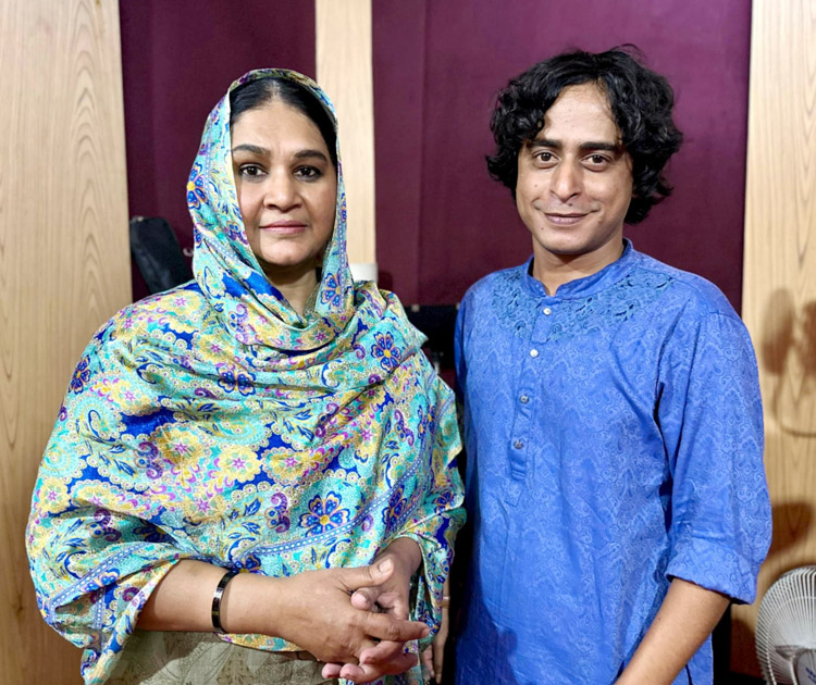 মাকে নিয়ে গাইলেন সামিনা চৌধুরী, নির্মাণ করলেনর ভিডিও