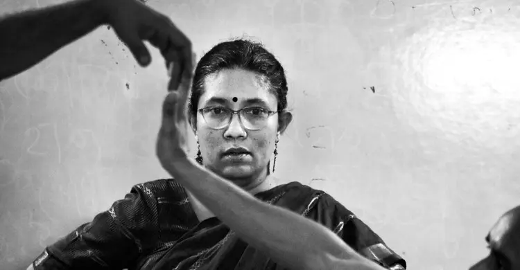 অনেক নারীর উপার্জিত অর্থ বাবা, স্বামী বা ভাই নিয়ন্ত্রণ করেন