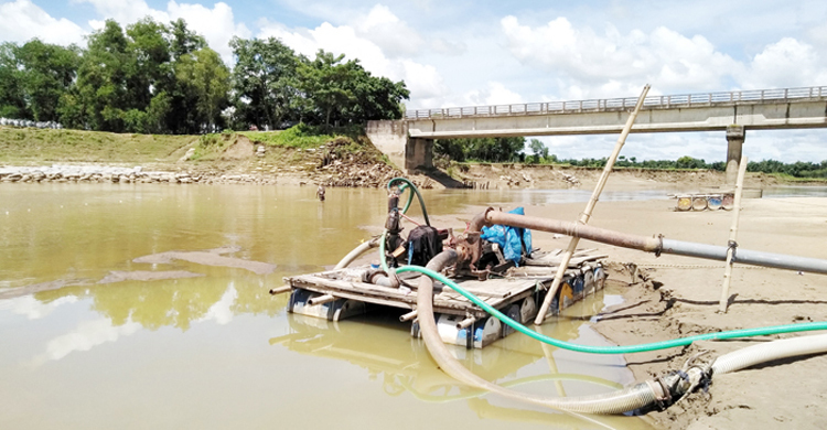 রাজবাড়ীতে অবৈধভাবে বালু উত্তোলন বন্ধে ব্যবস্থা নেওয়ার সুপারিশ