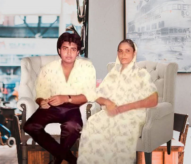 খাইয়েছেন মুসল্লিদের, বিল নেননি রেস্তোরাঁয়