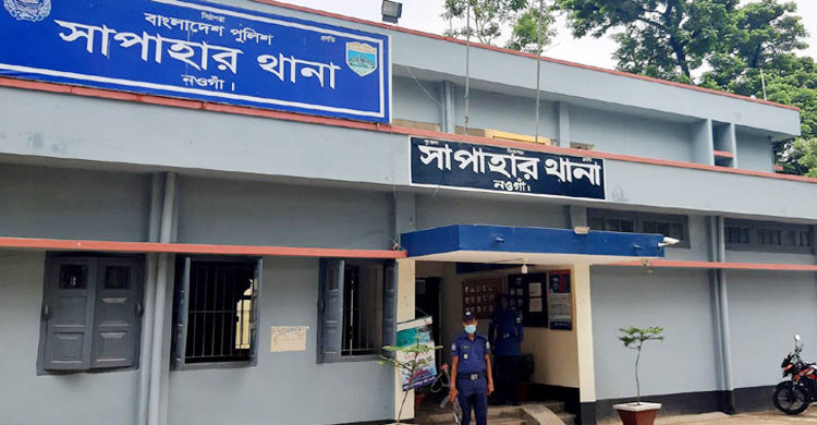 আমগাছে ঝুলছিল যুবক, খাল থেকে বৃদ্ধের মরদেহ উদ্ধার