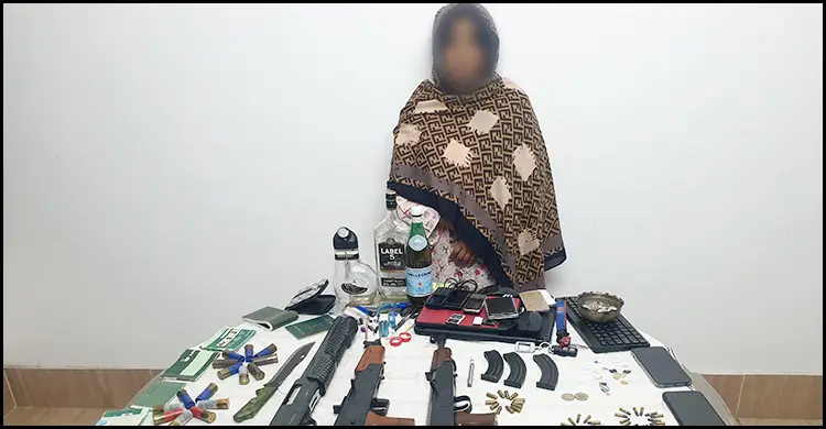 শরীয়তপুরে আগ্নেয়াস্ত্র-গুলিসহ ছাত্রদলের সাবেক নেত্রী আটক