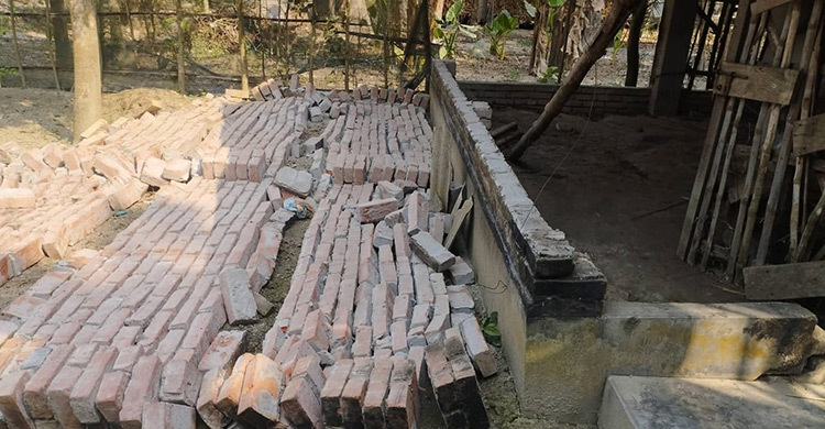 জীবনে এমন অনুভূতি হয়নি, মনে হচ্ছিল মাটি নিচ থেকে সরে যাচ্ছে