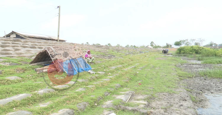নোনাজলে ফিকে উপকূলের ঈদ আনন্দ