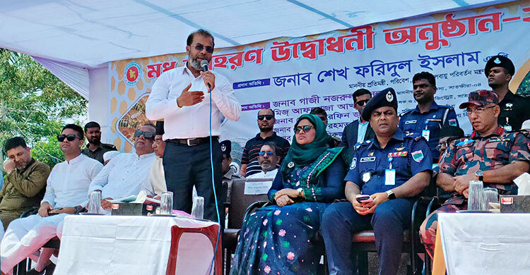 সুন্দরবনে মৌয়ালদের ঝুঁকিমুক্ত মধু সংগ্রহের বিষয়ে সরকার গুরুত্ব দিচ্ছে