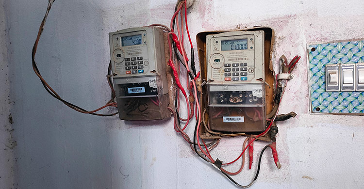 সাতক্ষীরায় বিদ্যুতের তার চুরির হিড়িক, আতঙ্কে গ্রাহকরা