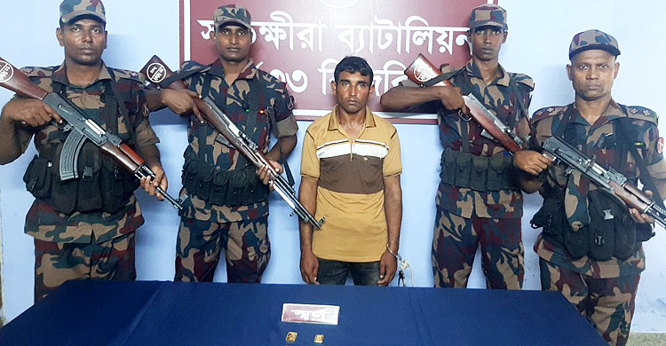 জুতায় মিললো ৩৯ লাখ টাকার সোনা