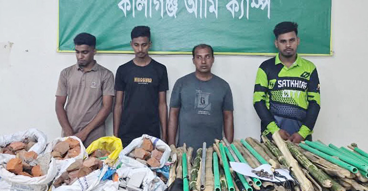 মনোনয়ন নিয়ে সংঘর্ষের প্রস্তুতিকালে সেনাবাহিনীর অভিযান, আটক ৪