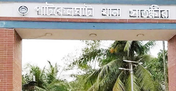 সাতক্ষীরায় ইজিবাইক-মাহেন্দ্র-মোটরসাইকেল সংঘর্ষে মা-ছেলে নিহত