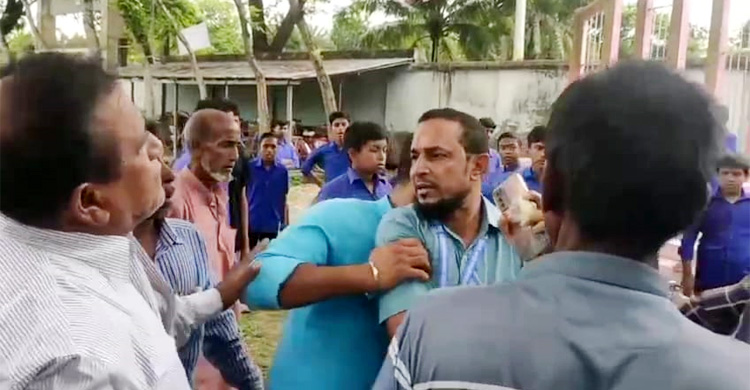স্কুলে ঢুকে শিক্ষককে পেটালেন বিএনপি-ছাত্রদল নেতারা