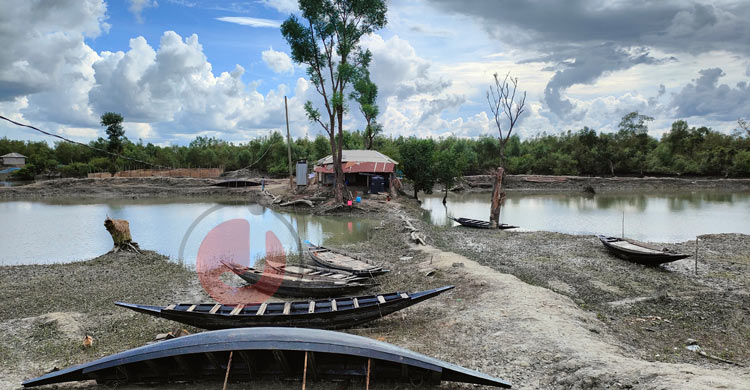 নোনাজলে ফিকে উপকূলের ঈদ আনন্দ