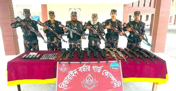 সাতক্ষীরা সীমান্তে বিপুল পরিমাণ ভারতীয় অস্ত্র-গুলি উদ্ধার