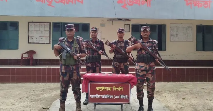 সাতক্ষীরা সীমান্তে ৬ কোটি টাকার ক্রিস্টাল মেথ আইস জব্দ