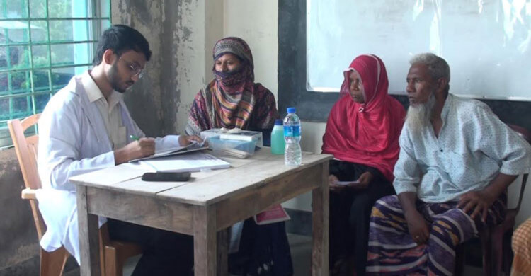 উপকূলে ৬ হাজার মানুষ পেলো বিনামূল্যে চিকিৎসা ও ওষুধ