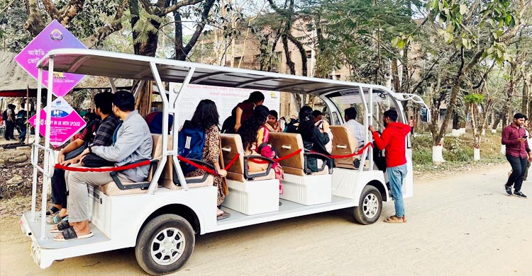 শাবিপ্রবি শিক্ষার্থীদের জন্য ক্যাম্পাসে বৈদ্যুতিক শাটল গাড়ি চালু