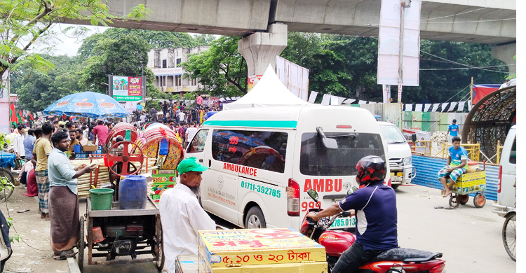শাহবাগে তীব্র যানজট, দুর্ভোগে রোগী ও স্বজনরা