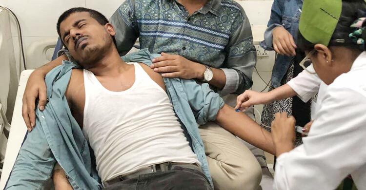 শেকৃবিতে ক্লাস প্রতিনিধি নির্বাচন নিয়ে হাতাহাতি, আহত এক