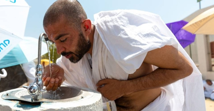 সাড়ে ছয় হাজারের বেশি হজযাত্রীর হিট-সানস্ট্রোক
