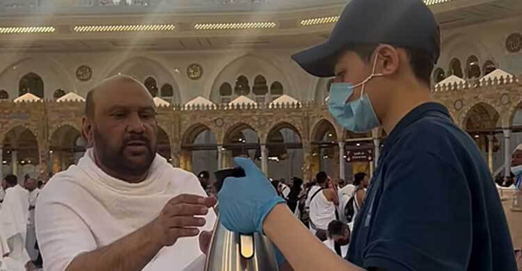 মক্কার গ্র্যান্ড মসজিদে প্রতিদিন ৪০০ লিটার কফি সরবরাহ করা হয়