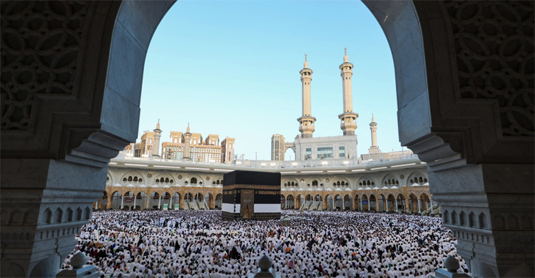 সৌদি অবস্থানকালে ওমরাহ পালন করতে পারবেন সব ধরনের ভিসাধারীরা