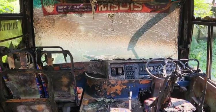 সাভারে পার্কিং করা বাসে দুর্বৃত্তের আগুন